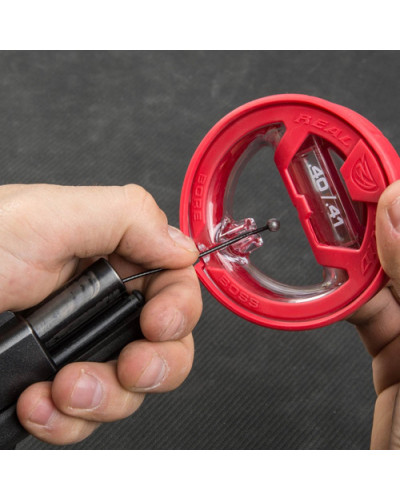 Real Avid - Wycior sznurowy do czyszczenia przewodu lufy Bore Boss - .44/.45 - AVBB45